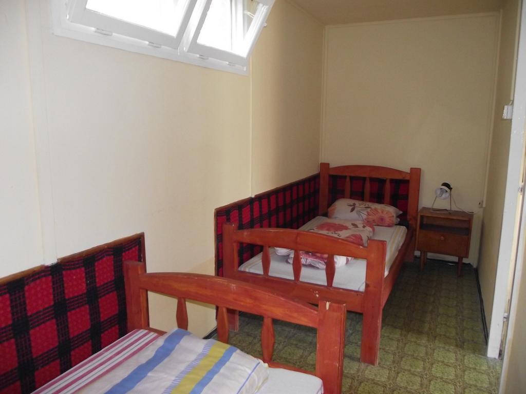 Bungalow Park Hotel Сентендре Стая снимка